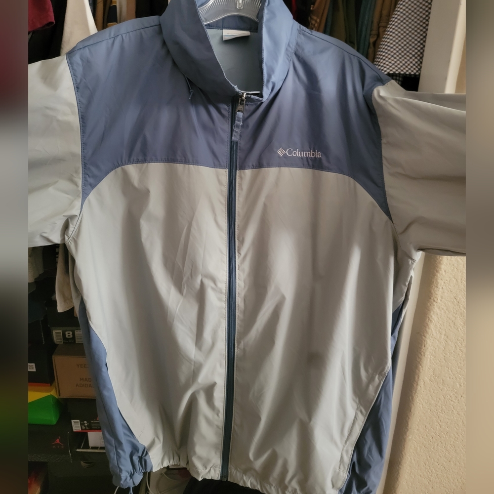 Columbia Jacket Mens Large Green Omni Shield Rain Packable Hooded Windbreaker.